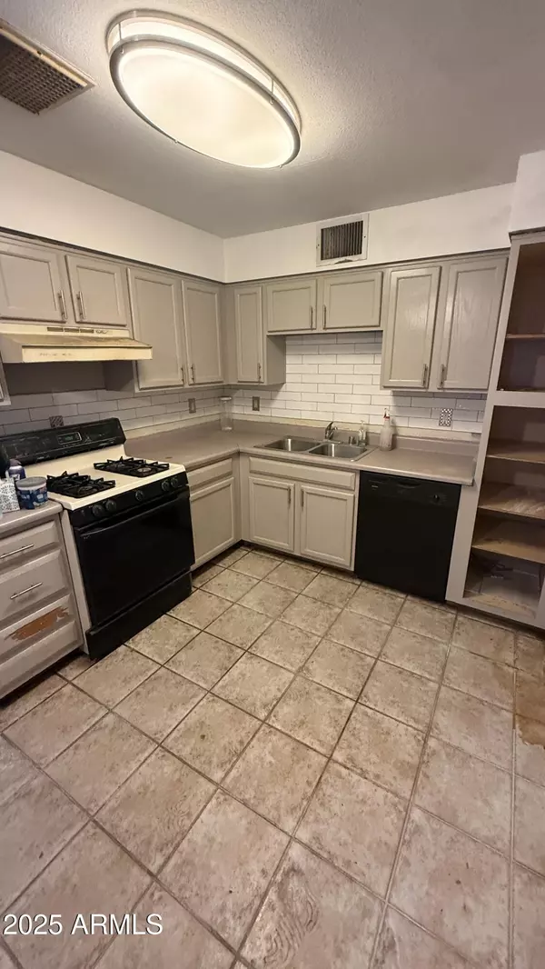 Phoenix, AZ 85007,1809 S 7TH Avenue