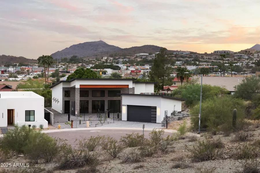 13036 N 23RD Place, Phoenix, AZ 85022