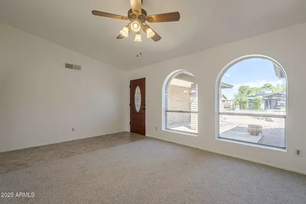 Tempe, AZ 85282,2521 E MALIBU Drive