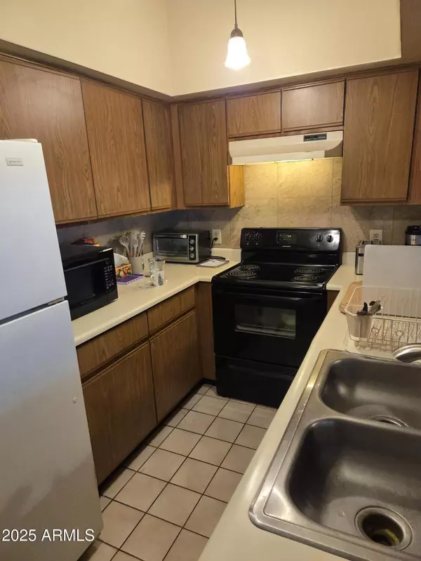 Phoenix, AZ 85051,3207 W Loma Lane #5