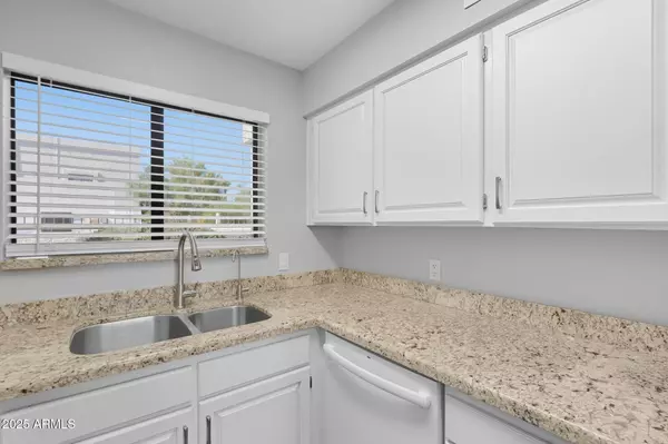 Fountain Hills, AZ 85268,16528 E GUNSIGHT Drive #105