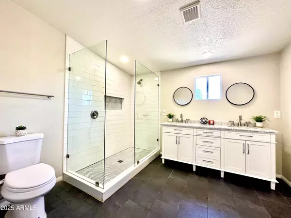 Apache Junction, AZ 85120,1966 S MORENO Drive
