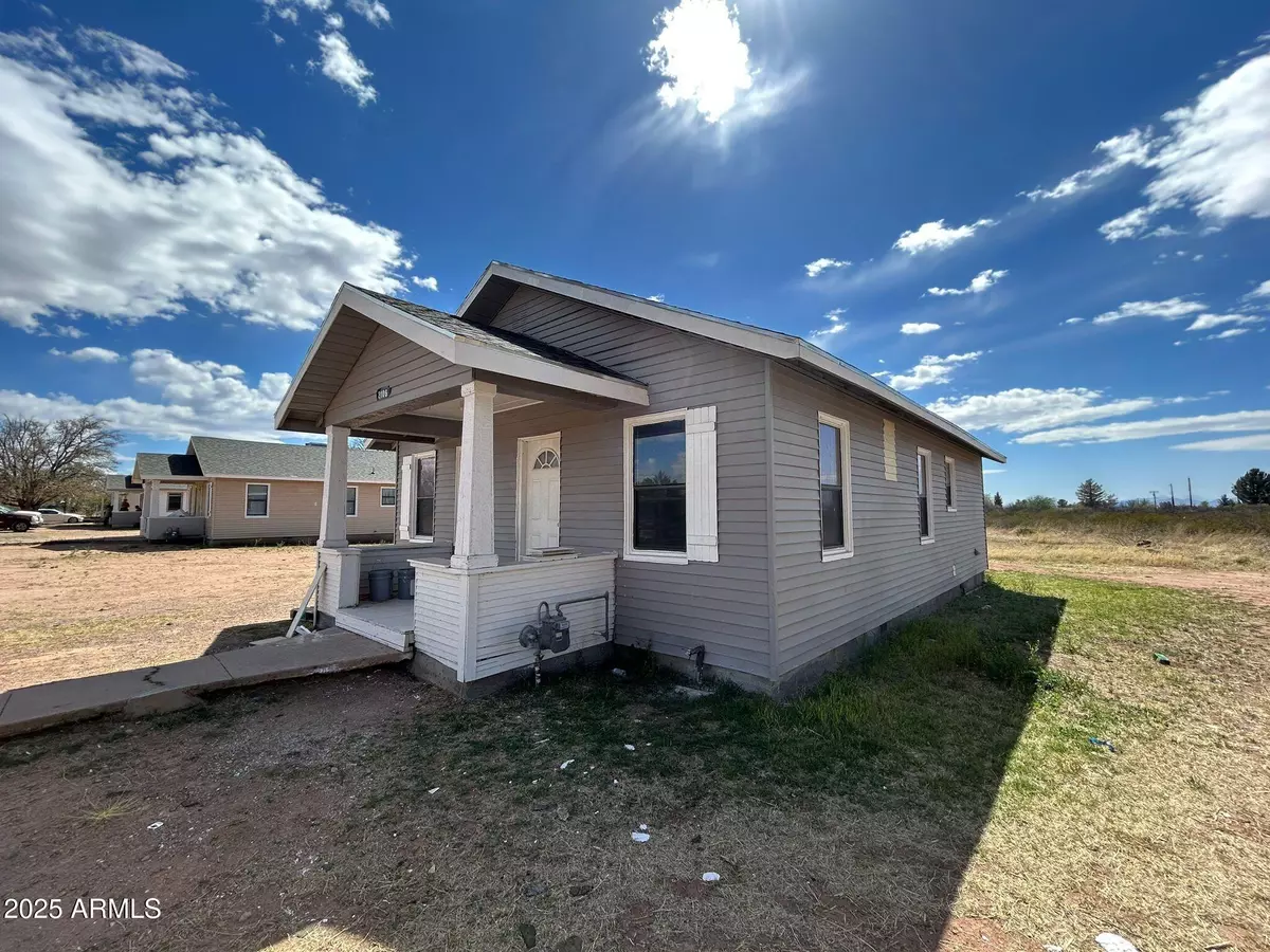 Douglas, AZ 85607,2106 N COUGAR Place