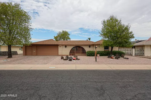 10722 W TROPICANA Circle, Sun City, AZ 85351
