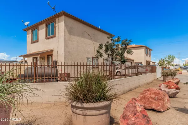 Phoenix, AZ 85007,1802 W SHERMAN Street