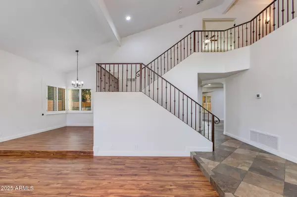 Scottsdale, AZ 85254,5513 E GROVERS Avenue