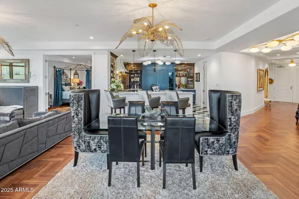 Phoenix, AZ 85016,2211 E CAMELBACK Road #902