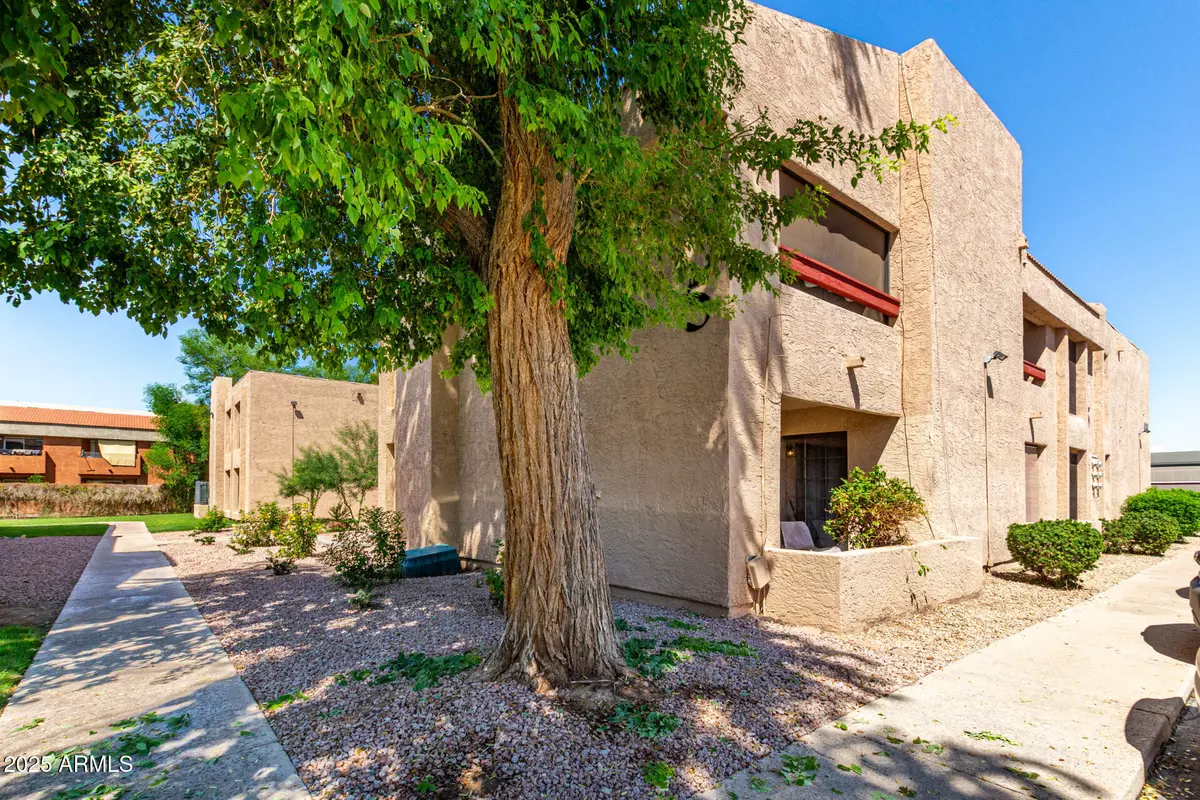 Phoenix, AZ 85051,3131 W COCHISE Drive #229
