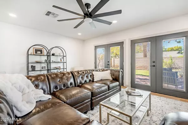 Phoenix, AZ 85020,7018 N 13TH Street