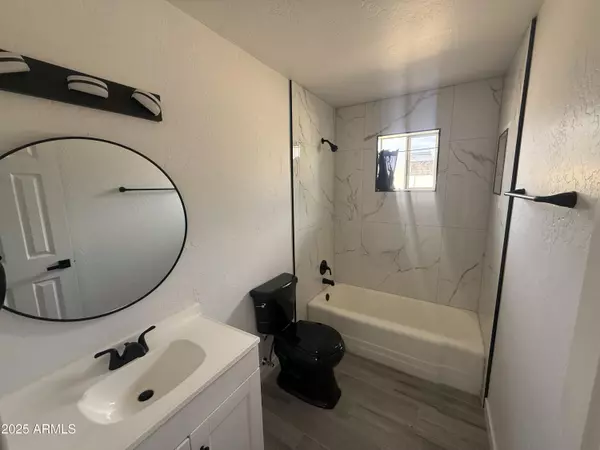 Phoenix, AZ 85051,7101 N 36TH Avenue #102