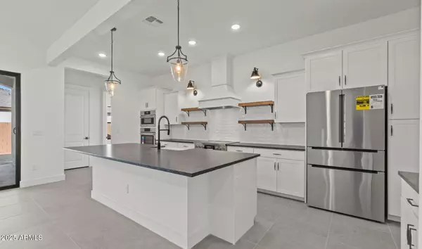 San Tan Valley, AZ 85140,686 E Greenback Drive