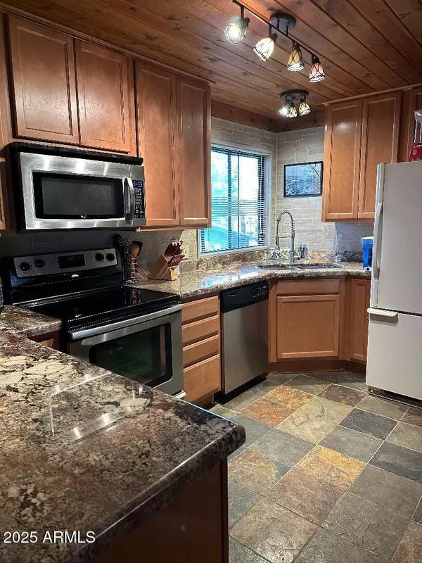 Munds Park, AZ 86017,1040 E CHALET Place E