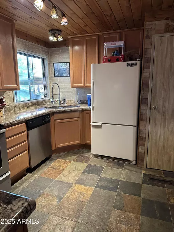 Munds Park, AZ 86017,1040 E CHALET Place E