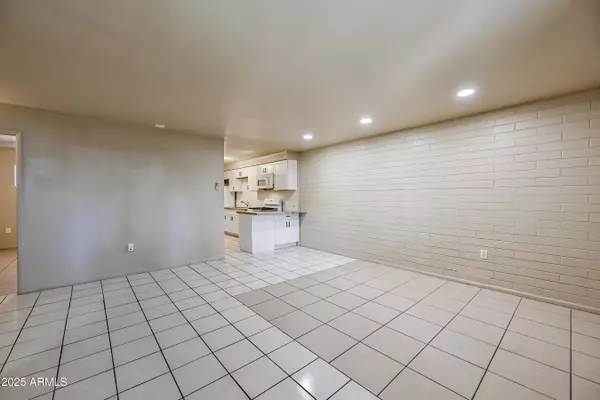 Mesa, AZ 85201,430 W 3RD Street #3