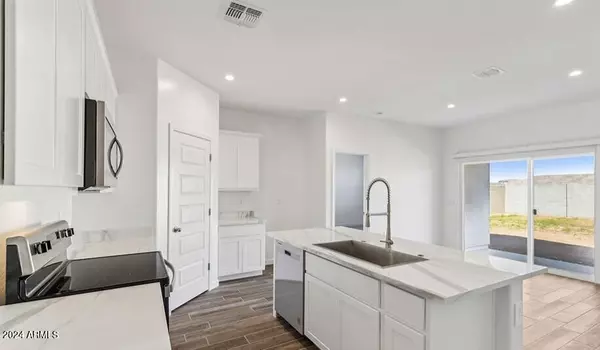 San Tan Valley, AZ 85140,5752 E Axle Lane