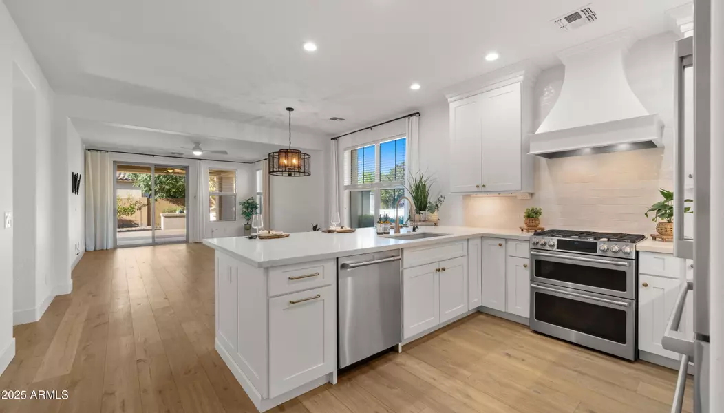10362 E SABLE Avenue, Mesa, AZ 85212