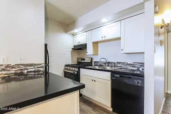 Phoenix, AZ 85016,6320 N 16TH Street #209