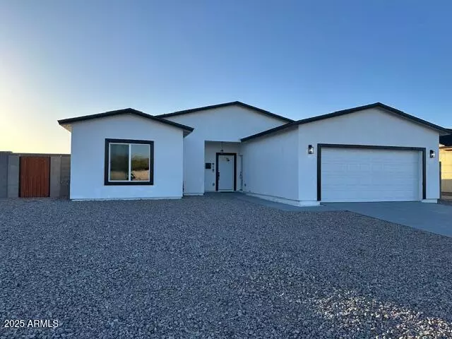 15604 S CHERRY HILLS Drive, Arizona City, AZ 85123