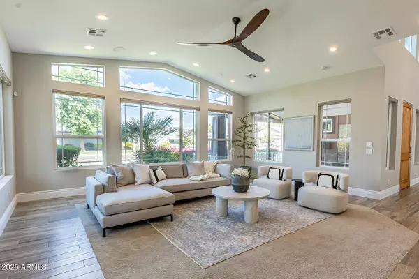 Phoenix, AZ 85018,3801 E GLENROSA Avenue