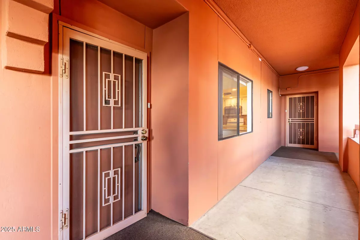 Phoenix, AZ 85032,12222 N PARADISE VILLAGE Parkway S #315