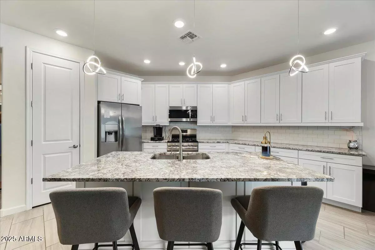 Phoenix, AZ 85041,2745 W POLLACK Street