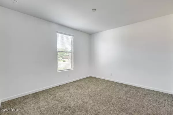 San Tan Valley, AZ 85143,939 W ANGUS Road