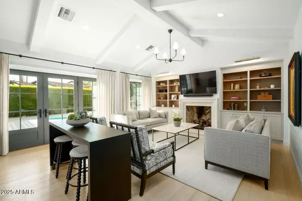Phoenix, AZ 85018,5838 E CALLE DEL PAISANO --