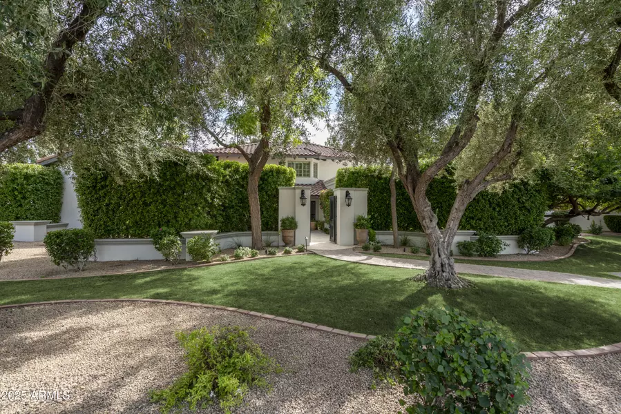 5301 E Vista Rica Street, Paradise Valley, AZ 85253