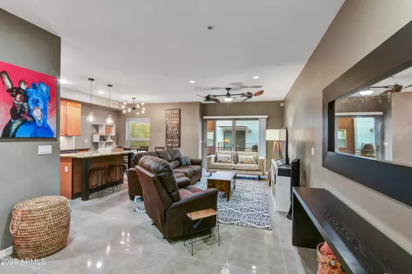 Tempe, AZ 85281,525 W LAKESIDE Drive #140