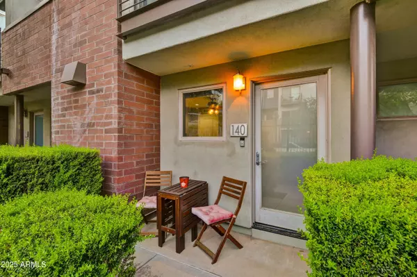 Tempe, AZ 85281,525 W LAKESIDE Drive #140