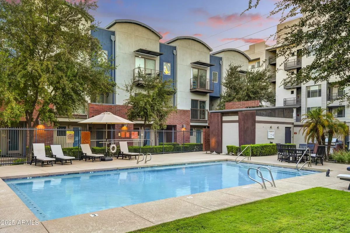 Tempe, AZ 85281,525 W LAKESIDE Drive #140