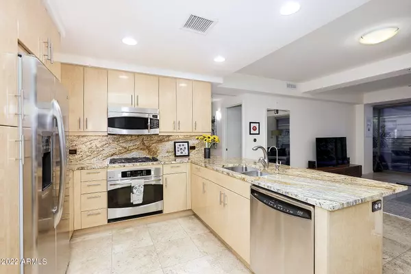 Scottsdale, AZ 85251,7117 E RANCHO VISTA Drive #2007