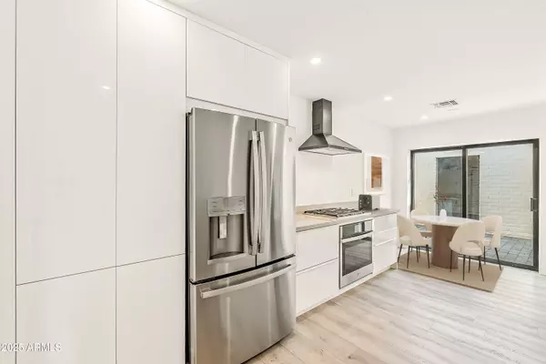 Paradise Valley, AZ 85253,7113 E MCDONALD Drive