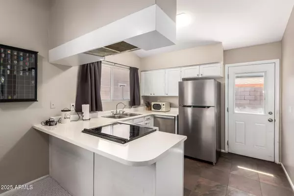 Mesa, AZ 85210,953 W Enid Circle