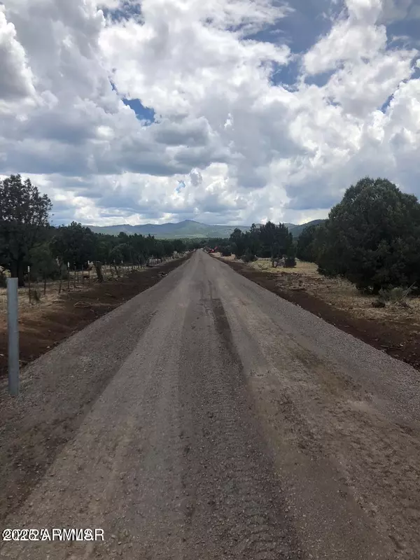 Vernon, AZ 85940,15 N3479 --