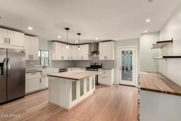 Phoenix, AZ 85016,2455 E AMELIA Avenue