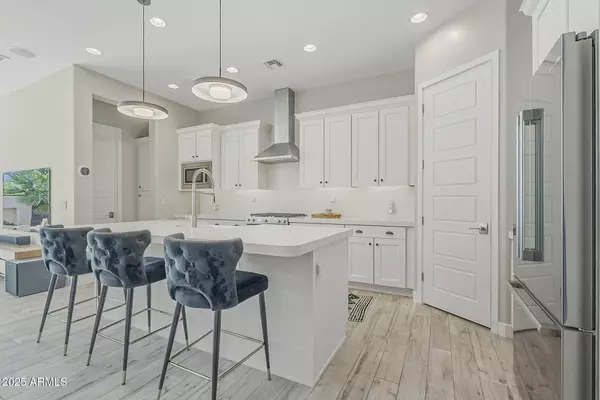 Phoenix, AZ 85048,847 E DEER CREEK Road