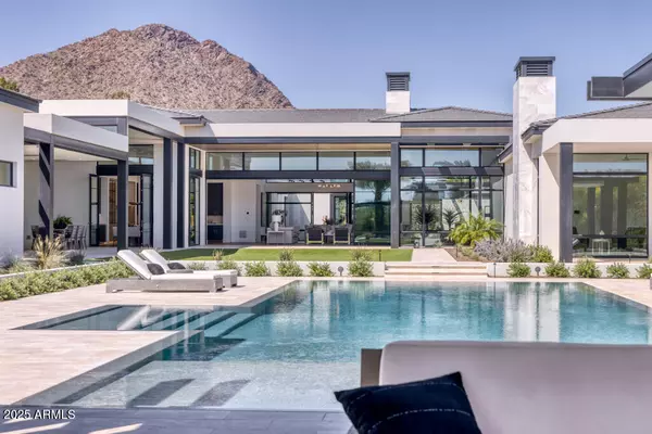 Paradise Valley, AZ 85253,5641 N Casa Blanca Drive