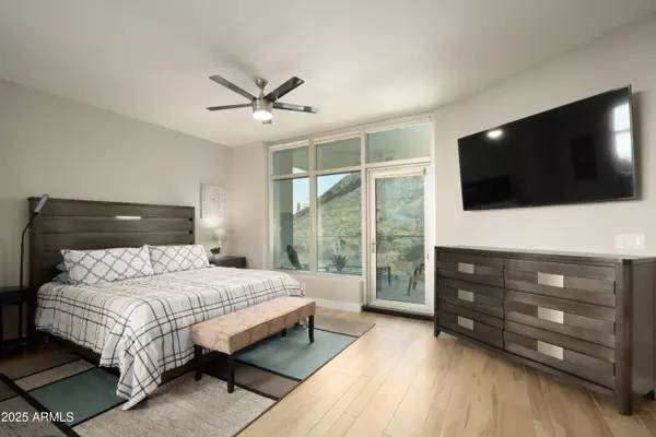 Tempe, AZ 85281,140 E RIO SALADO Parkway #412