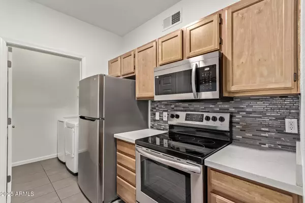 Phoenix, AZ 85008,5401 E VAN BUREN Street #2016