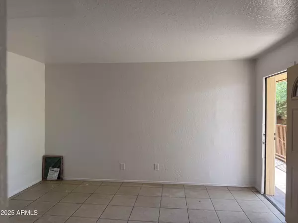 Phoenix, AZ 85017,2537 W GEORGIA Avenue #19