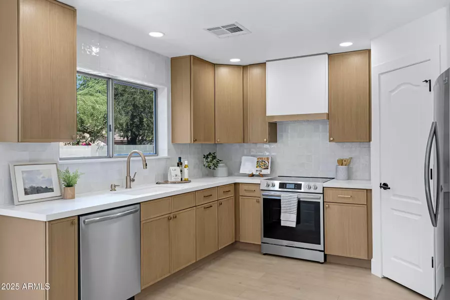 3268 W BELLE Avenue, San Tan Valley, AZ 85144