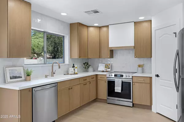 3268 W BELLE Avenue, San Tan Valley, AZ 85144