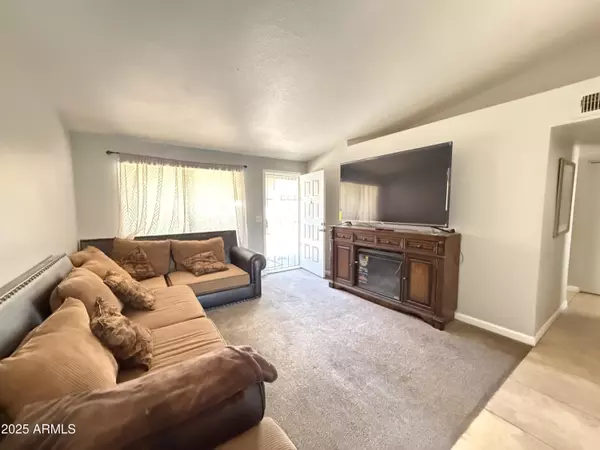 Phoenix, AZ 85033,6711 W OSBORN Road #143