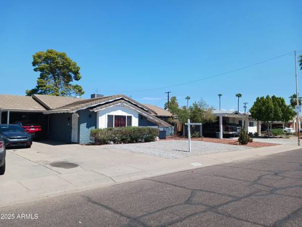 Phoenix, AZ 85019,3830 W CAVALIER Drive