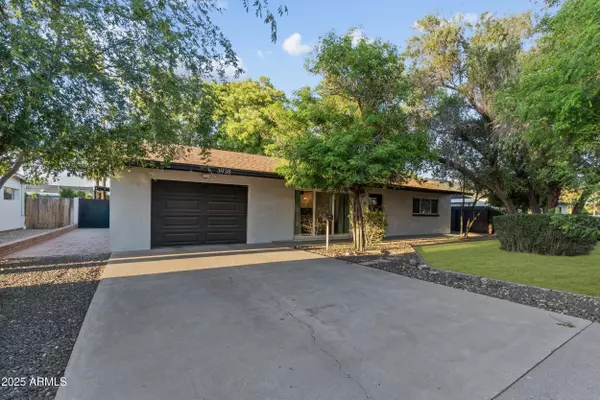 Phoenix, AZ 85018,3938 E CHEERY LYNN Road