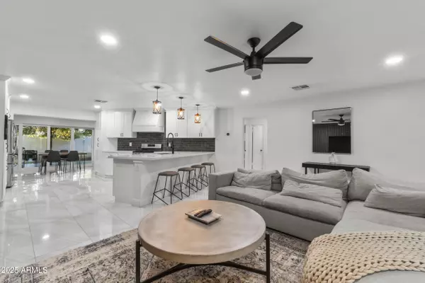 Phoenix, AZ 85018,3938 E CHEERY LYNN Road