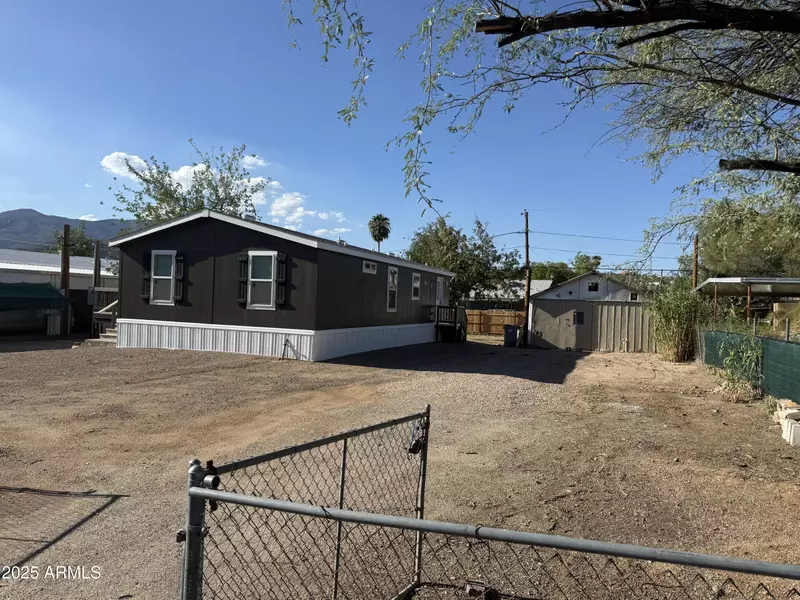 19370 E ABBOTT Street, Black Canyon City, AZ 85324
