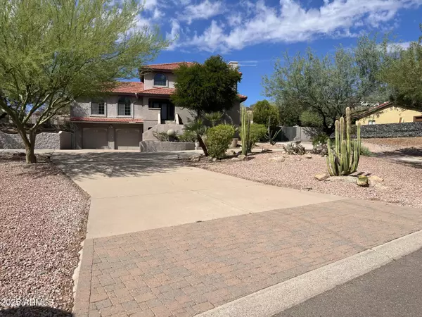 Fountain Hills, AZ 85268,15230 N BLACKBIRD Drive