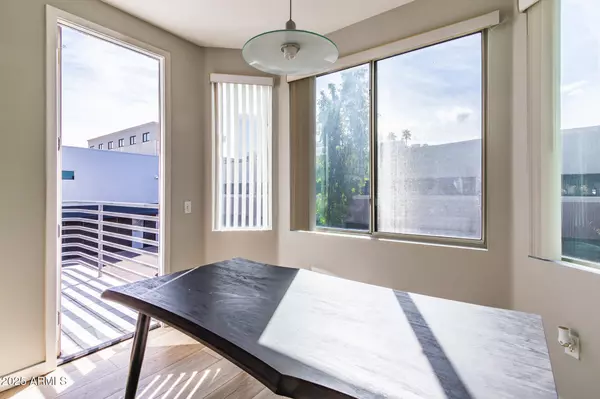 Phoenix, AZ 85013,3633 N 3RD Avenue #2016